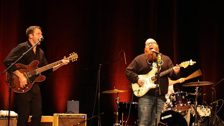 Ron Spielman und Andreas Kümmert im Bad Kissinger Kurtheater.  Foto: Werner Vogel