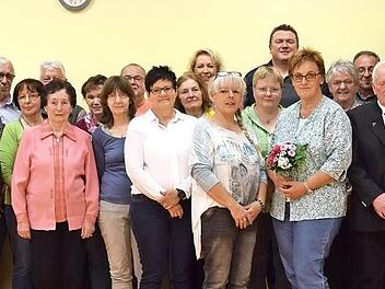 Alle Geehrten, die an dem Ehrungsabend anwesend sein konnten, mit Vorsitzendem Hans Höhn und Zweitem Vorsitzenden Christian Bauer  Foto: Daniela Pondelicek