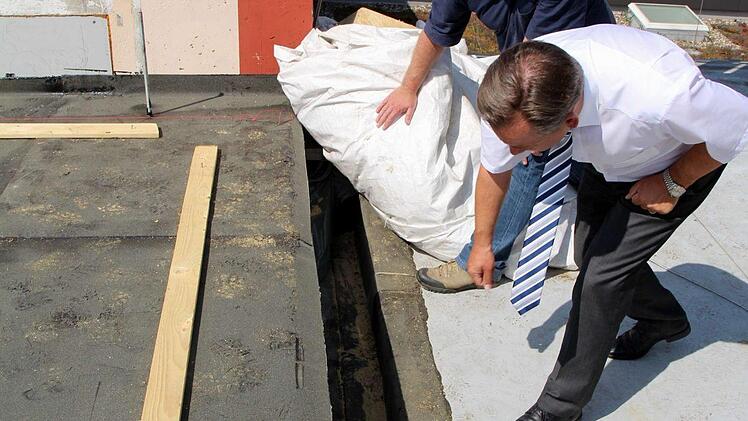 Das Schulgebäude wird mit einem Übergang angebunden. Foto: Richard Sänger