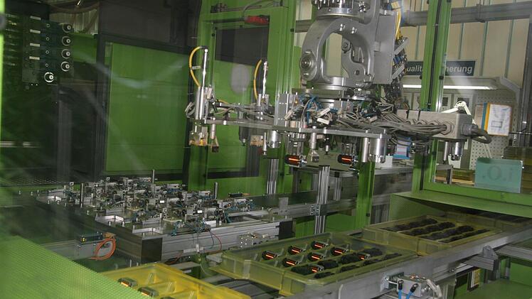 Spulen, die mit Kunststoff umspritzt werden, sind anspruchsvolle Bauteile, denn die pneumatischen Funktionen der Spulen dürfen nicht beeinträchtigt werden.