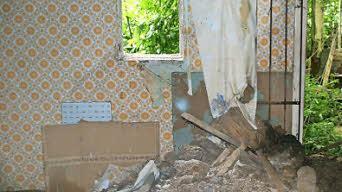 Am Anfang steht das Aufräumen.  Foto: Heike Beudert