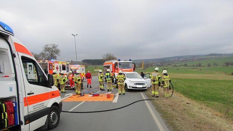 Unfall bei Hof: Zwei Verletzte