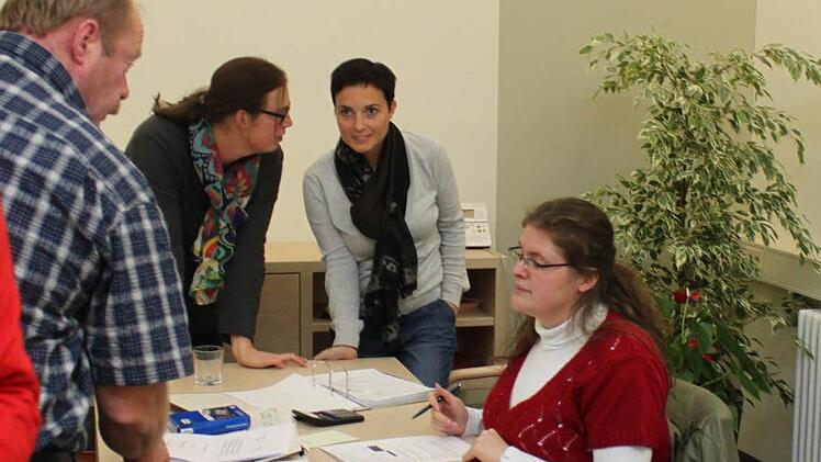 In der Verwaltung wurden die Stimmzettel ausgezählt und die nötigen Formalitäten erfüllt. Foto: Heike Beudert