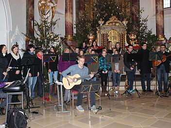 Die Jugendband bei der Probe in der Stadtsteinacher Kirche. Foto: Jürgen Gärtner
