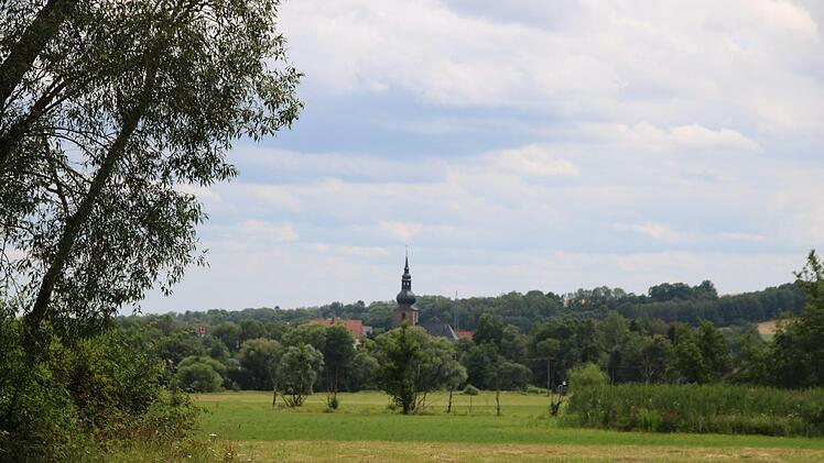 Einmalig und unbezahlbar: Der Blick von Hummendorf nach Untersteinach.Foto: Katrin Geyer