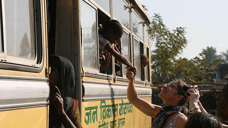 Die Schule auf Rädern ist für die Kinder im Elendsviertel Mumbai die einzige Möglichkeit, Schulbildung zu bekommen. Foto: Sonja Adam
