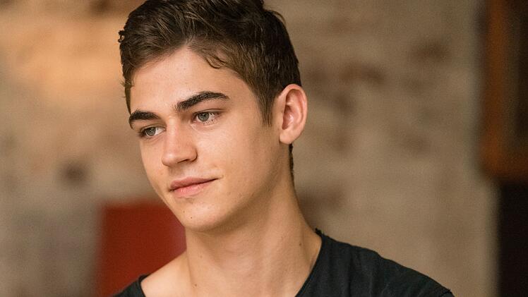 Vor seinem Durchbruch mit der "After Passion" (Bild) arbeitete Hero Fiennes Tiffin auch als Model.