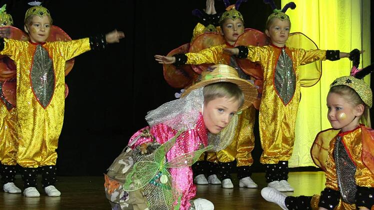 Der Tanz der Purzelgarde war putzig anzusehen. Fotos: Sonja Adam