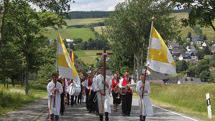 Der Festzug. Foto: Veronika Schadeck