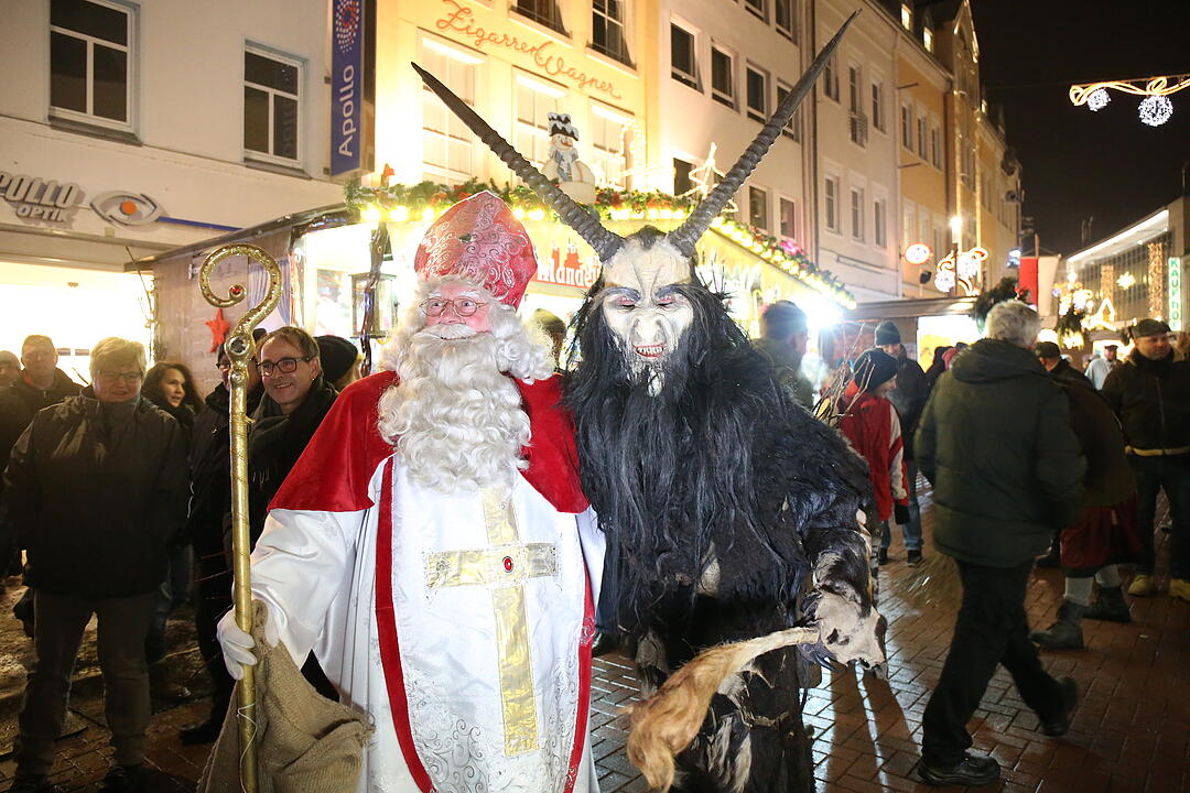 Oberfranken: Seltsame Gestalten auf dem Weihnachtsmarkt