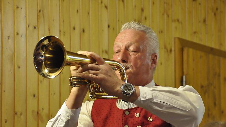 Helmut Kraus als Solist beim Flügelhorn-Solo : "Sweet Bugle". Peter Klopf