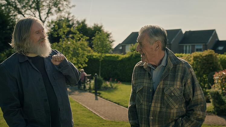 Michael (Pearce Quigley) will seinem Vater (Sir Michael Palin) zun&auml;chst nicht glauben, dass es Homunkuli wirklich gibt.