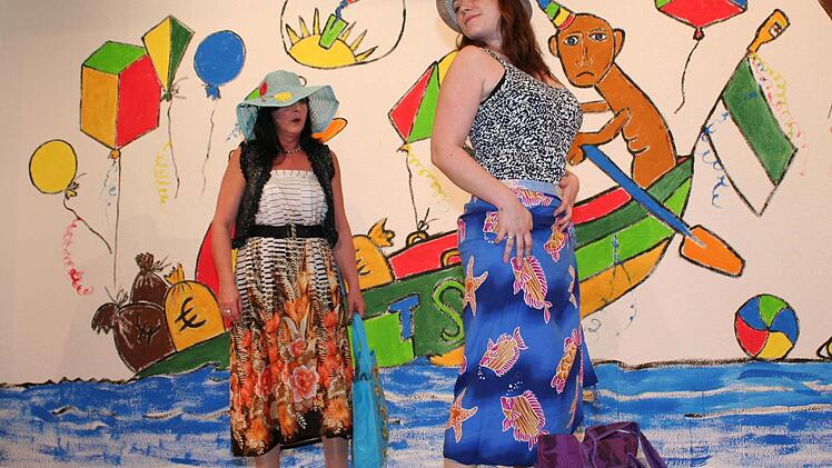 Urlauberinnen im Zwiegespräch: Iris Uebler (links) und Stefanie Brendel. Foto: Evi Seeger