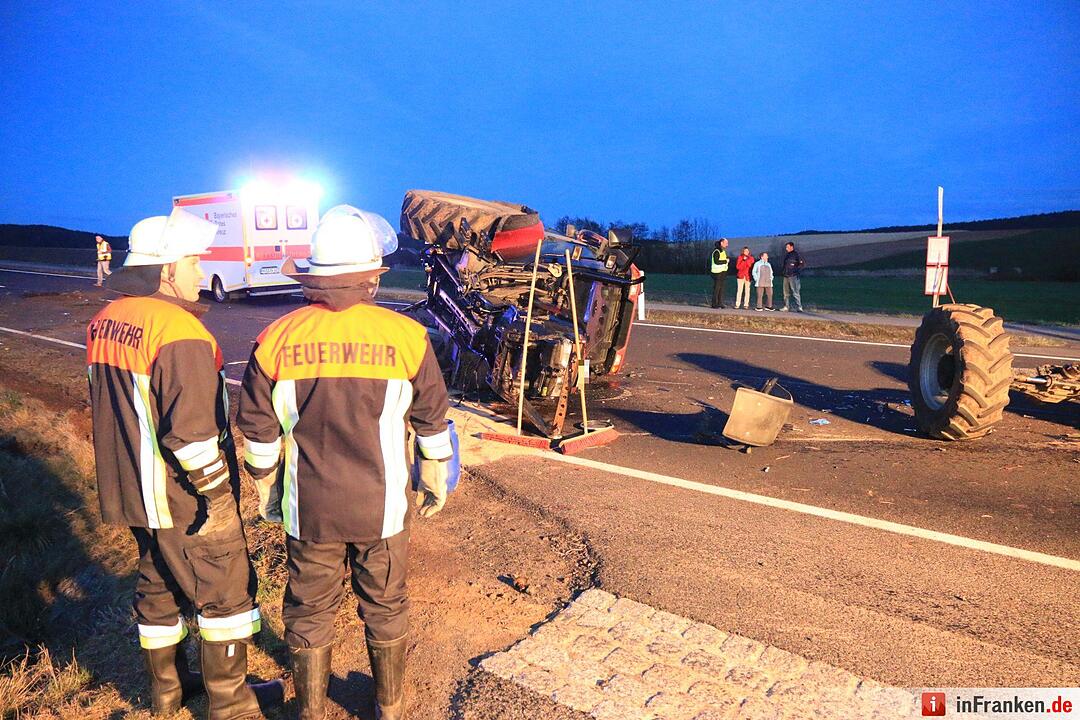Hafenpreppach: Pkw kollidiert mit Traktor