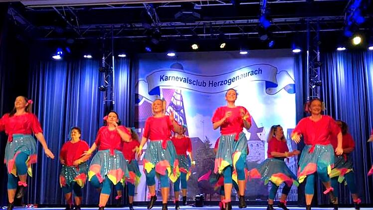 Die erste Prunksitzung des KCH bot für jeden Geschmack etwas.   Foto: Richard Sänger