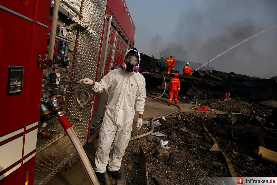 Huge explosion rocks Chinese port city of Tianjin