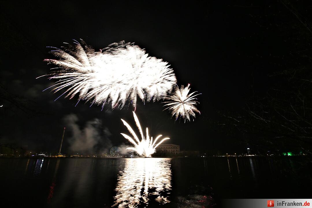 Abschlussfeuerwerk Volksfest Nürnberg