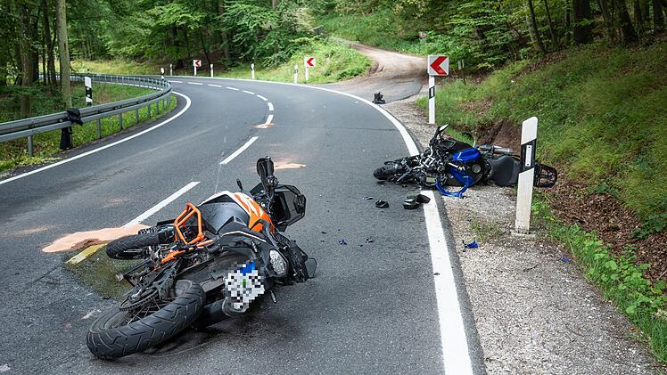 Ebrach: Kradfahrer prallen bei Unfall im Kreis Bamberg zusammen