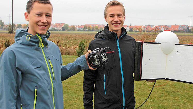 Oliver Friedel und Lukas Hildebrandt sind schon gespannt auf Sonntag und hoffen, dass der Start gelingt. Fotos: Jennifer Hauser