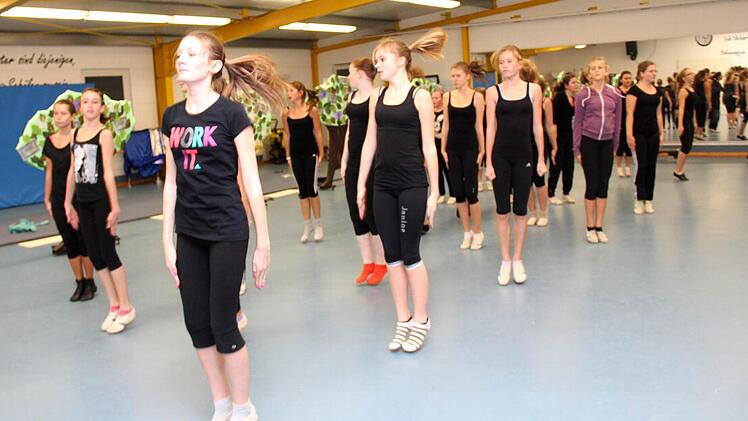 Seit April trainieren die Tänzer schon... Foto: Johanna Blum