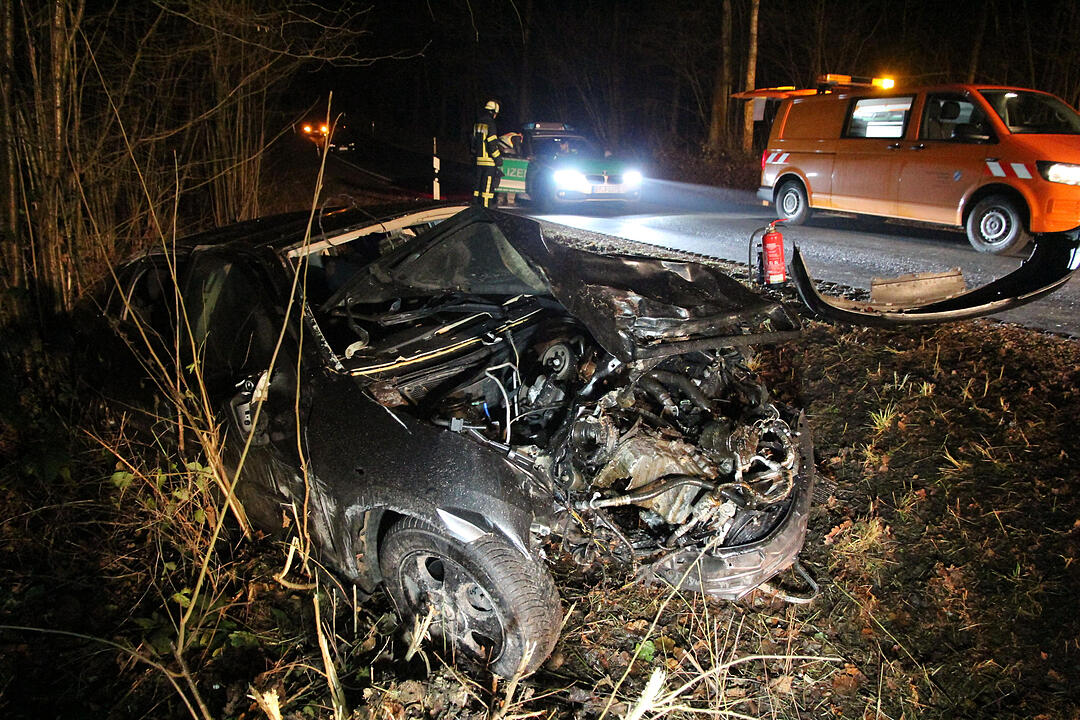 Schwerer Unfall bei Steppach - 28-Jähriger schwerst verletzt