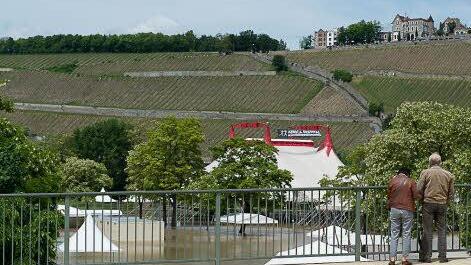 Das Africa-Festival auf den Mainwiesen in Würzburg musste am Wochenende wegen des Hochwassers abgebrochen werden. Foto: Tobias Köpplinger