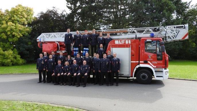 Im Zuge des gerade von statten gehenden Feuerwehrhausneubaus gehört nun auch ein Drehleiterfahrzeug zum Fuhrpark der Ebensfelder Stützpunktwehr. Fotos: PR