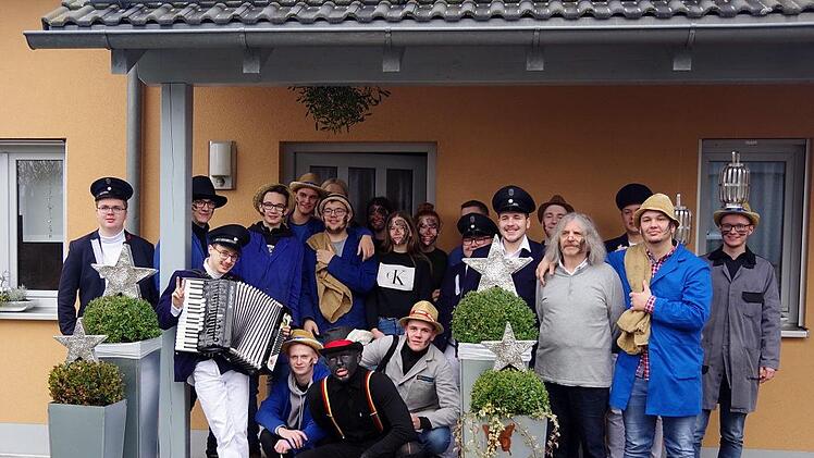 Vor den umtriebigen Pfefferern war am "Tag der unschuldigen Kinder" in Birnbaum und Neufang niemand sicher. Foto: Heike Schülein