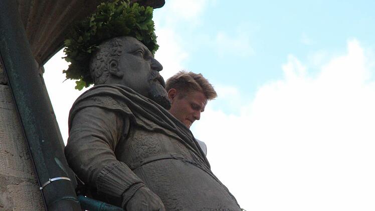 Kranz Nr. 2 ist drauf.