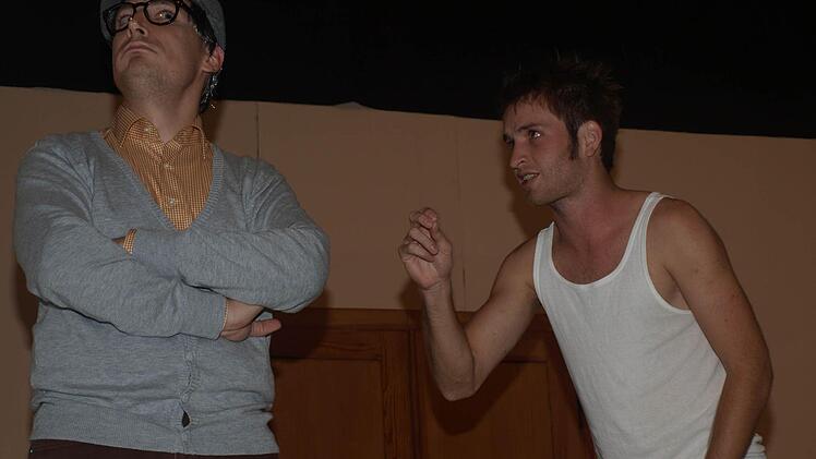 Sohn Thomas (Sebastian Dees) hat Opa durchschaut.