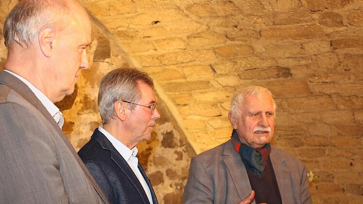 Das Faksimile eines Briefes, den Bayern-König Maximilian 1817 schrieb, machte Dr. Ludwig Tiefenbacher dem Verein zum Geschenk