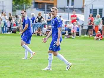 S&uuml;le, Volland, Petersen und Co.: Ex-Stars spielen Fu&szlig;ball auf dem Dorf