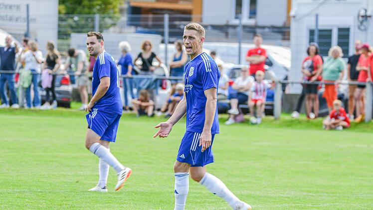 S&uuml;le, Volland, Petersen und Co.: Ex-Stars spielen Fu&szlig;ball auf dem Dorf