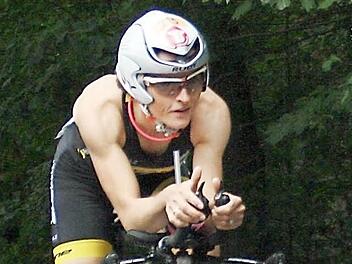 Ulrike Schwalbe vom ATS Kulmbach gewann den "KnappenMan" in der Lausitz. Foto: Karl Heinz Weber