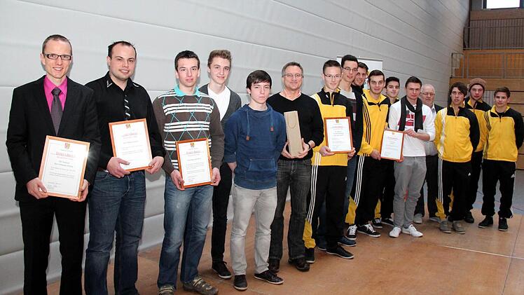 Alle Geehrten: ganz links Sebastian Zwosta, daneben Markus Lamich und Frank Dürrbeck