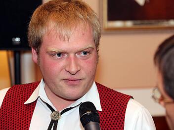 Dirigent Daniel Richter vom Musikverein Burghaig.