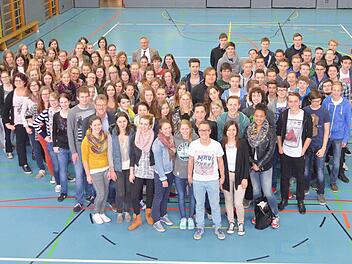 Die Abiturienten 2014 des Regiomontanus-Gymnasiums in Haßfurt. Foto: Ralf Naumann