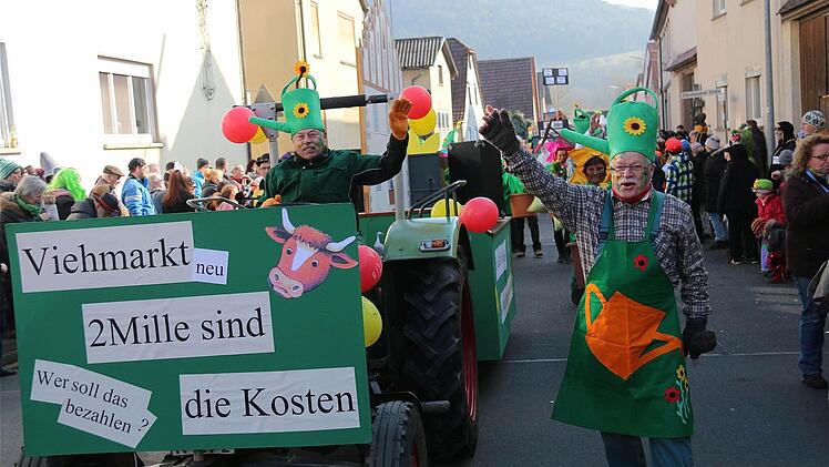 Mitten im Faschingszug in Westheim. Foto: Gerd Schaar