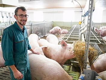 Wer wie Johannes Dörfler auf einem Bauernhof aufgewachsen ist,  sieht es so: Tiere sind Lebewesen und sie liefern Nahrungsmittel.Adriane Lochner