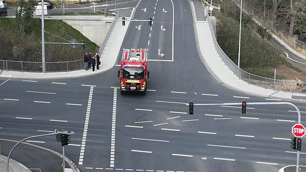W&uuml;rzburg: Ampeln bevorrechtigen die Feuerwehr im Notfall - Stadt stellt Technik vor