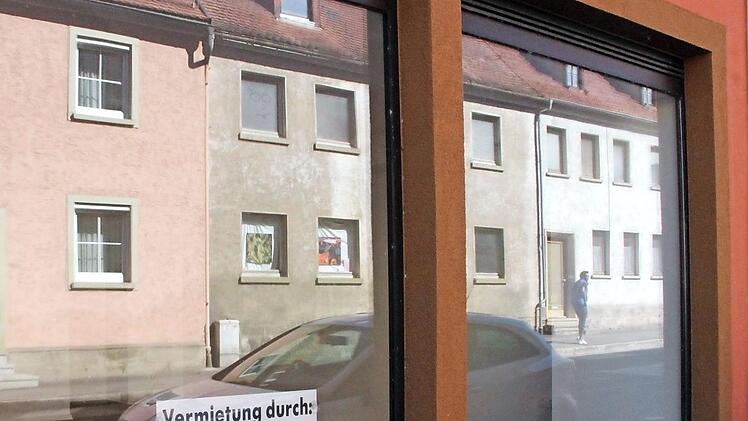 Viele Leerstände - Wohnhäuser oder Ladenräume, sind auch in Münnerstadt ein Problem. Eine forcierte städtische Innenstadtentwicklung soll helfen, den Wohnwert in der Stadt und damit auch die wirtschaftliche Attraktivität zu erhöhen. Foto: Heike Beudert