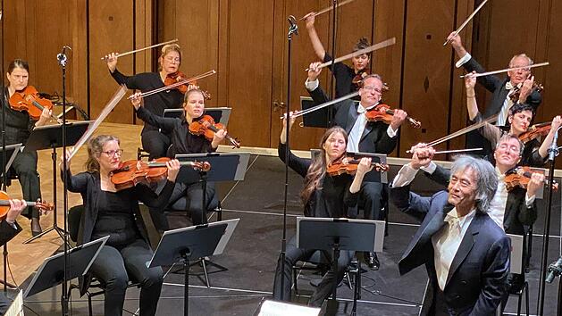 Ehrendirigent Kent Nagano (unten rechts) und das Deutsche Symphonie-Orchester Berlin spielten beim Kissinger Sommer 2021. Dei Verantwortlichen ziehen eine positive Bilanz.