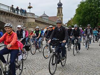 130 Radler starten zur 26. Landkreisradtour