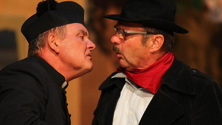 Siegfried Küspert (rechts) mimte Peppone, Werner Eberhardt Don Camillo. Foto: Jürgen Gärtner