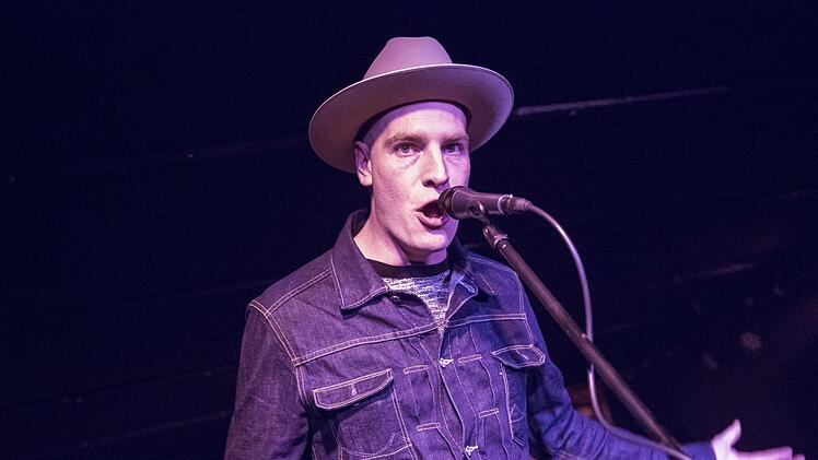 Marc Valentine bei einem Auftritt der Band "Marc & the wild ones" in Coimbra in Portugal im Dezember 2017René Ruprecht