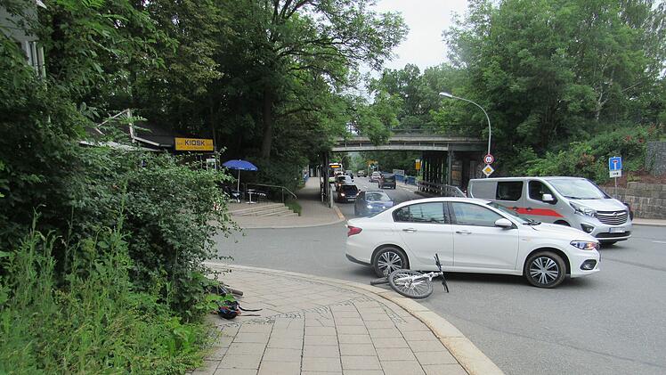 Unfall in Hof: Radfahrer (12) verletzt