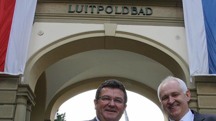 Wenn Robert Kiesel (rechts) der "Vater" des Behördenzentrums Luitpoldbad ist, dann ist Finanz-Staatssekretär Franz Josef Pschierer einer der "Geburtshelfer".  Fotos: Edgar Bartl