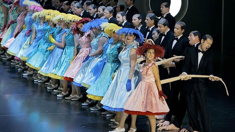 2. Akt: Festspielchor. Foto: Bayreuther Festspiele / Enrico Nawrath