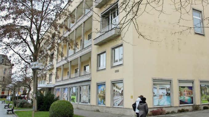 Die österreichische Meinl Bank und die russische Peresvet-Group wollen das seit drei Jahren geschlossene Ex-Steigenberger-Hotel möglicherweise erwerben.  Foto: Edgar Bartl