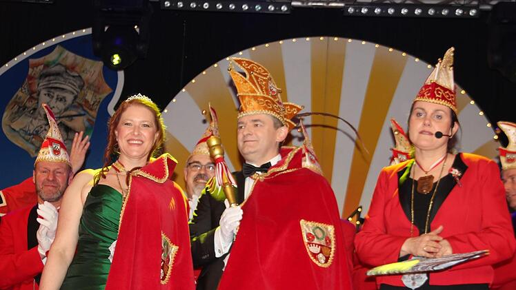 Das Prinzenpaar hatte die  Kanzlerin mitgebracht. Foto: Veronika Schadeck